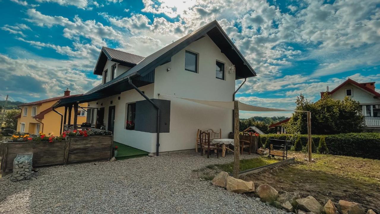 Magiczny Przystanek Apartment Myczkow Ngoại thất bức ảnh